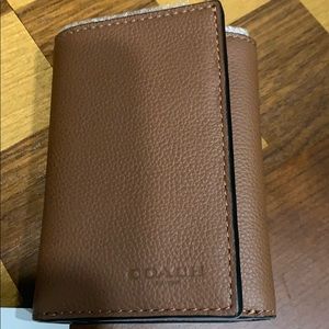 F23845 Trifold Wallet Sport Calf Saddle Leather
